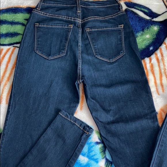 Size 9 high rise fashion nova jeans. - Picture 2 of 3